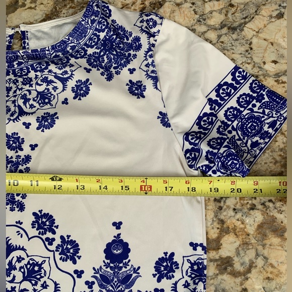 Super cute women’s matching top and short set SZ LG blue white Mediterranean - Picture 5 of 11